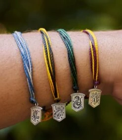 Poufsouffle Charm Bracelet - Puravida Harry Potter -Harry Potter Série Magasin poufsouffle charm bracelet puravida harry potter 2